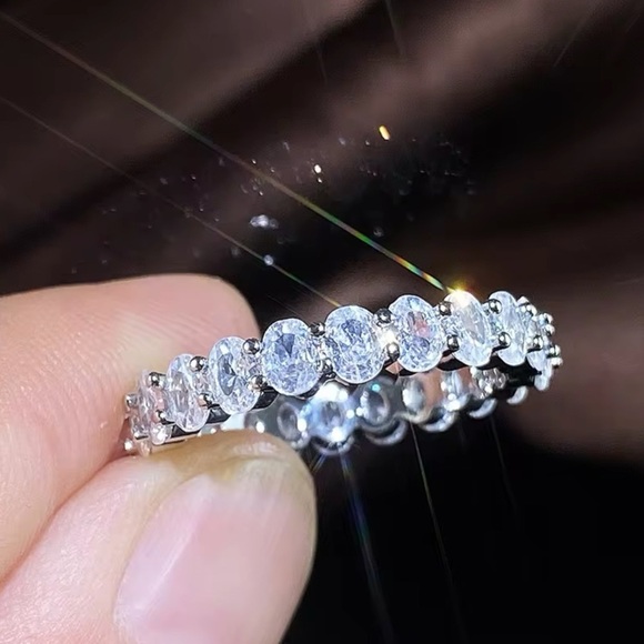 NWT Cubic Zirconia Silver Tone Wedding band - Picture 1 of 5